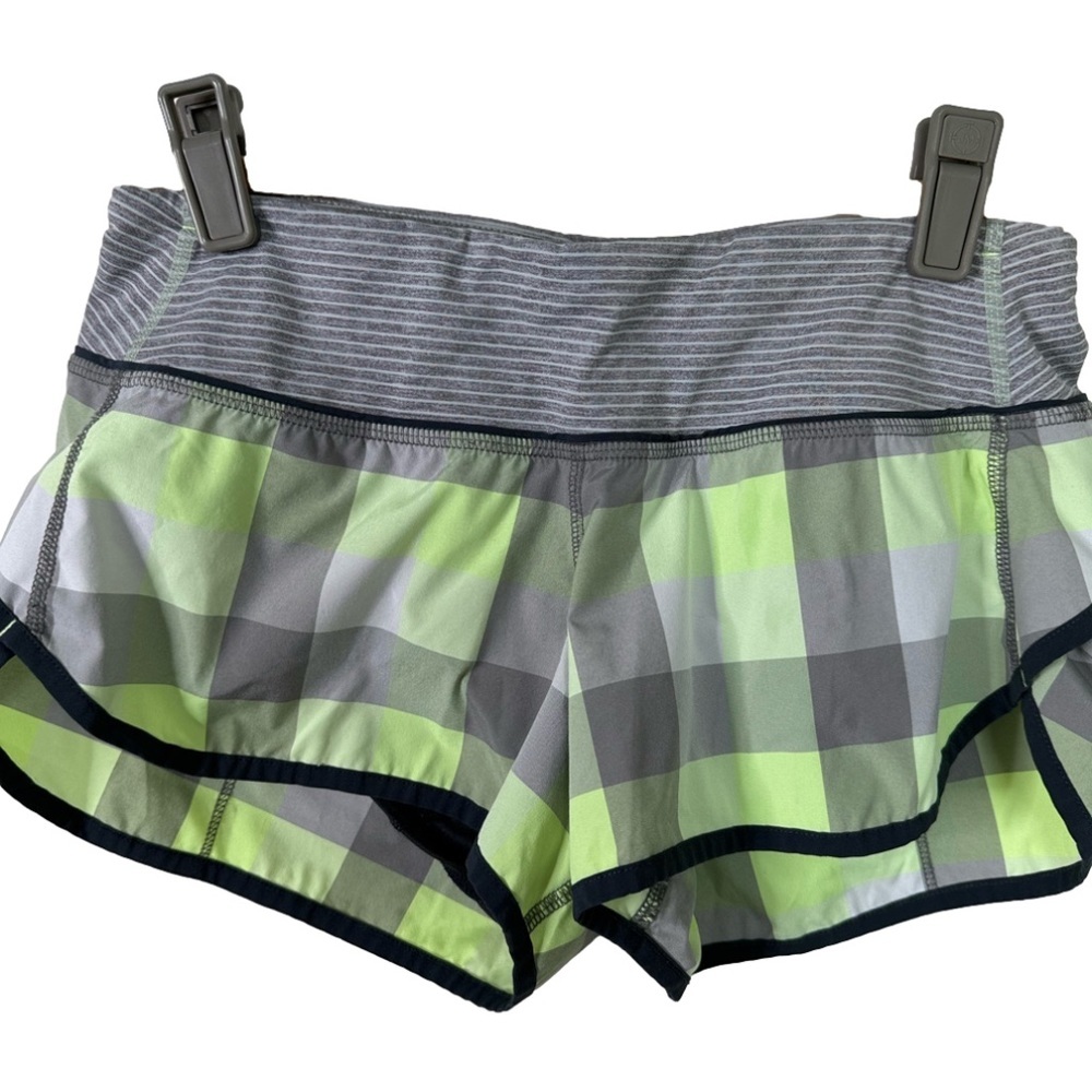 LULULEMON runner athletic gray and green plaid shorts in plaid size 4